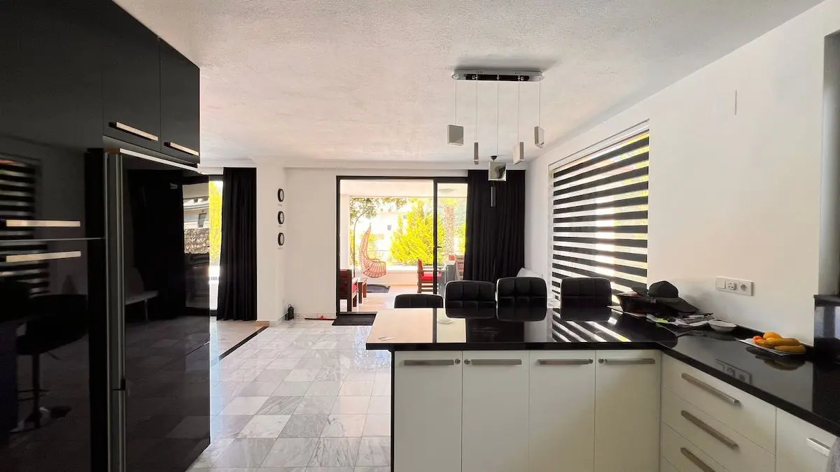 Fitted kitchen